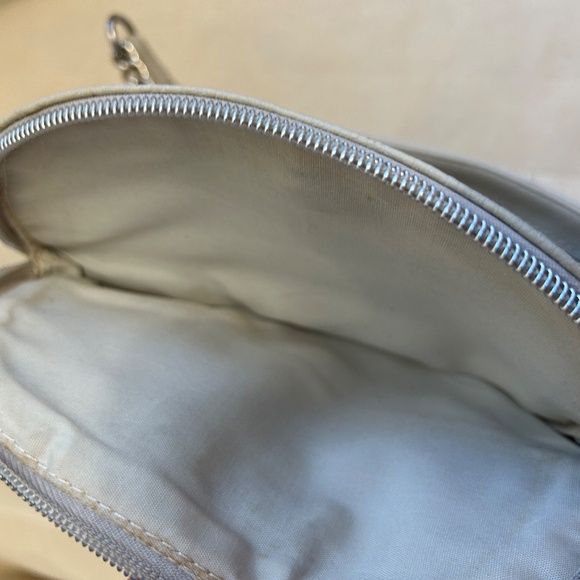 Kenneth Cole Cross Body Bag - Picture 6 of 7